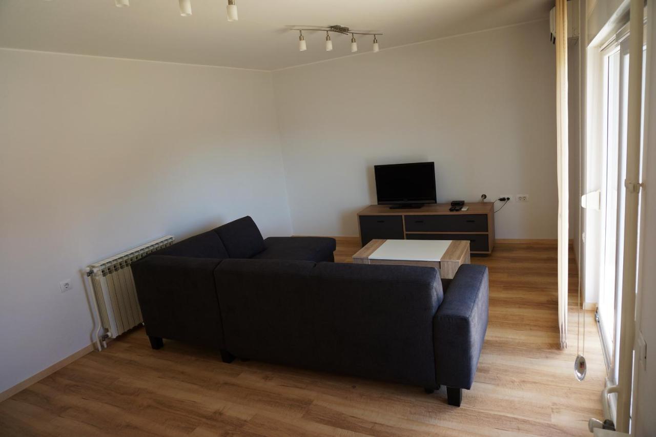 Apartment Vuk Pula Exterior photo