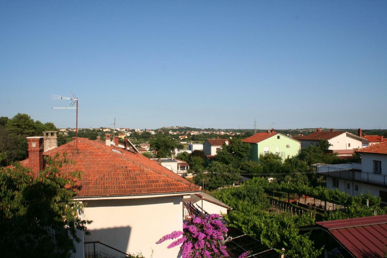 Apartment Vuk Pula Exterior photo