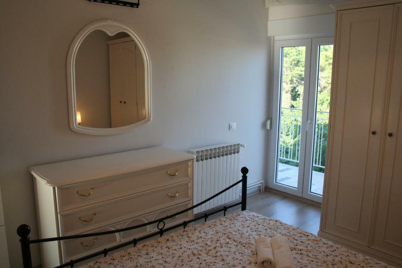 Apartment Vuk Pula Exterior photo