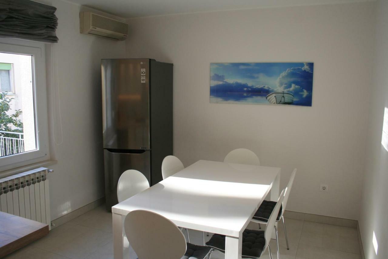 Apartment Vuk Pula Exterior photo